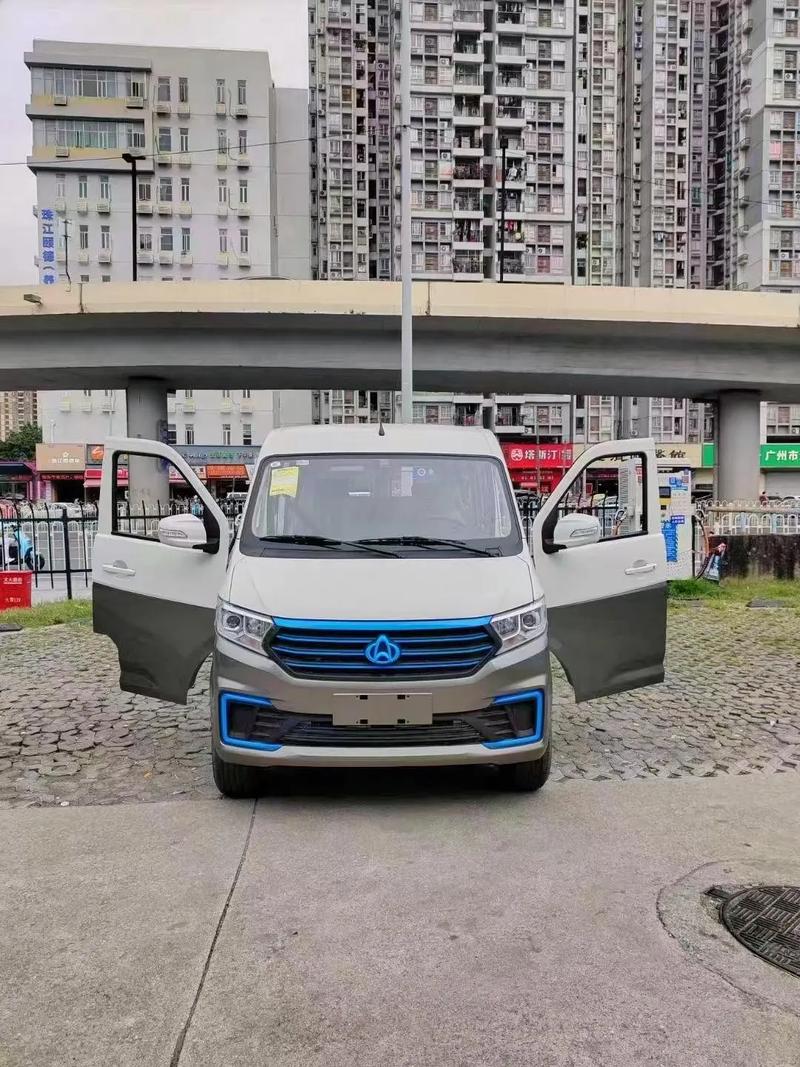 长安v5／长安v5封闭面包车报价及图片