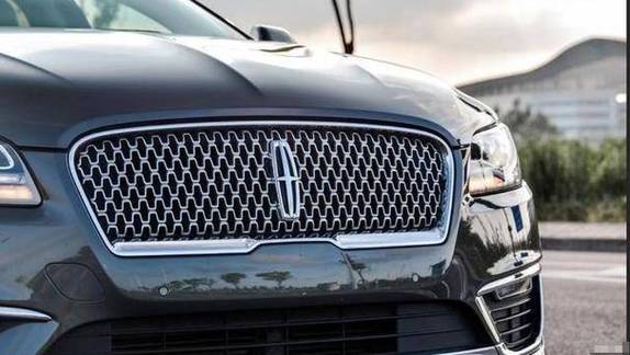 酷似林肯 有点像林肯的车标是什么汽车?