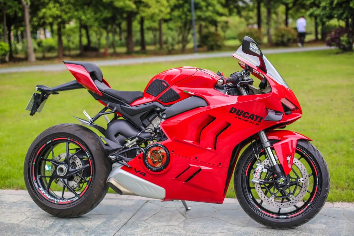 杜卡迪型号价格及图片(杜卡迪车型大全图片)