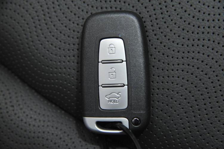 广汽吉奥星朗2014款 广汽吉奥星朗2014款手动挡车钥匙有什么功能?