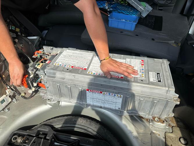 丰田普锐斯换电池多少钱 丰田普锐斯动力电池位置